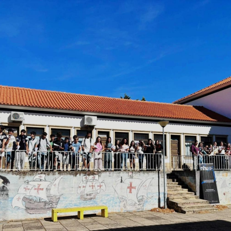 Alunos reunidos na Escola Secundária de Figueira de Castelo Rodrigo durante o Laboratório Rios Vivos.